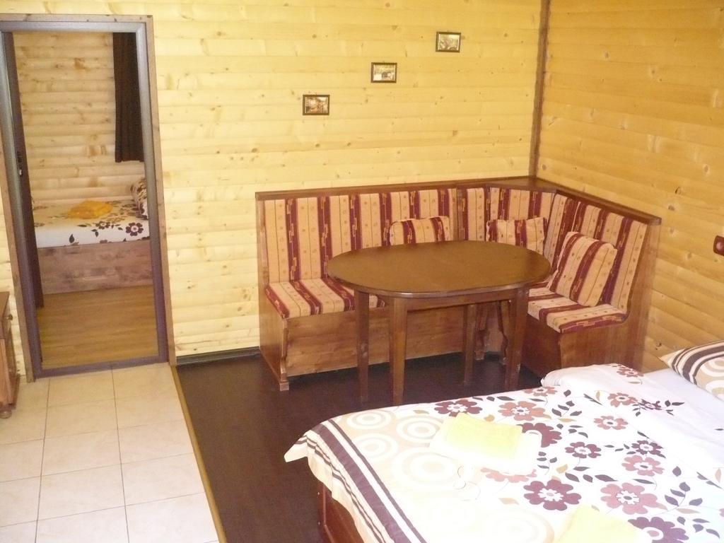 Guest House Chobaka Trigrad Værelse billede